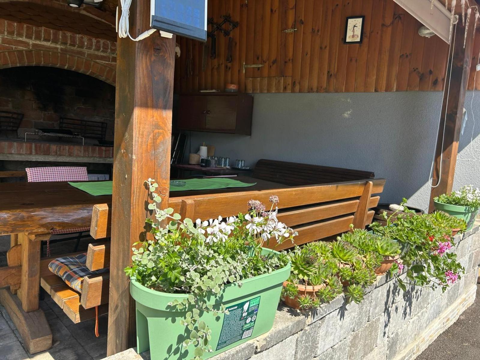 House Mate Villa Otocac Exterior photo